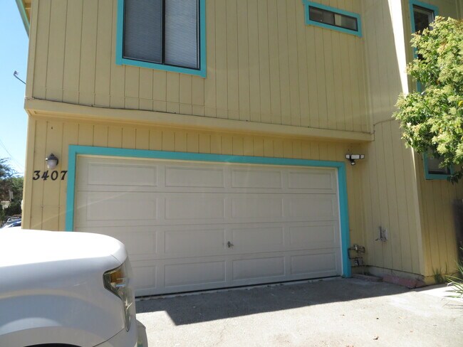 Building Photo - 3407 Mission Dr