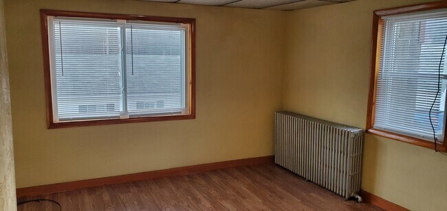 Building Photo - 530 Naylor Rd