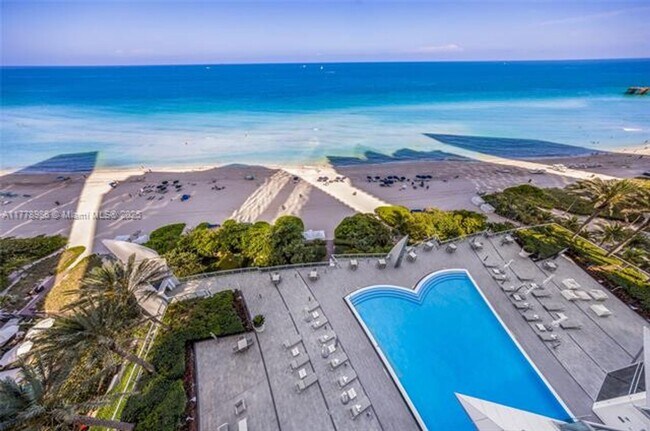 Building Photo - 17121 Collins Ave