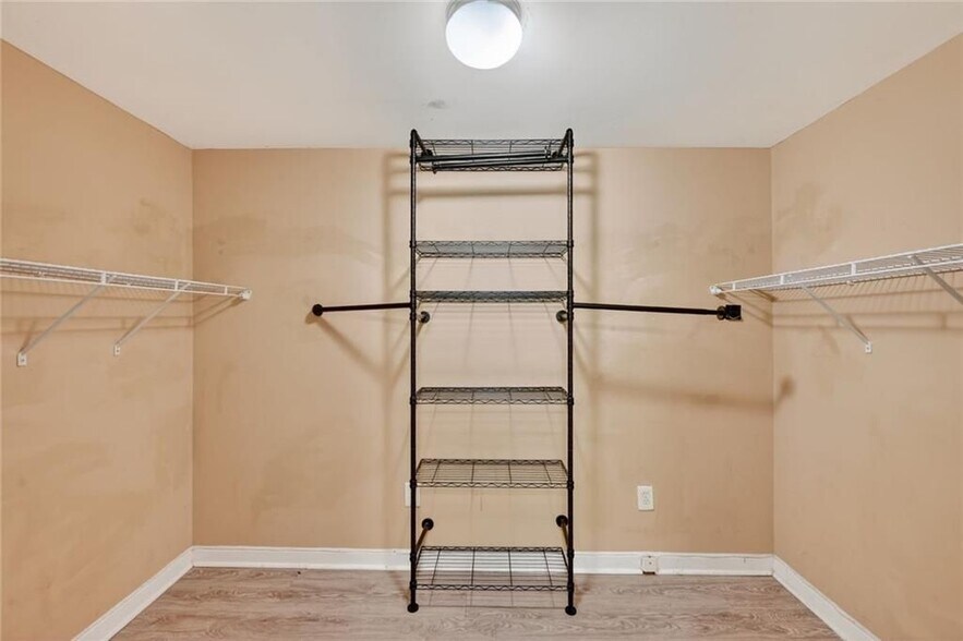 Building Photo - 2986 Courtland Oaks Trail SW