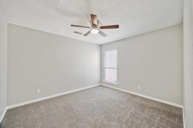 Building Photo - 1606 Beaver Springs Cir