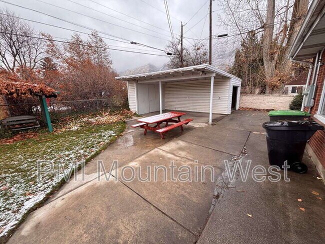 Building Photo - 481 E 2875 N