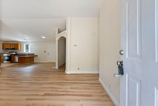 Building Photo - 6422 SE 144th Ln