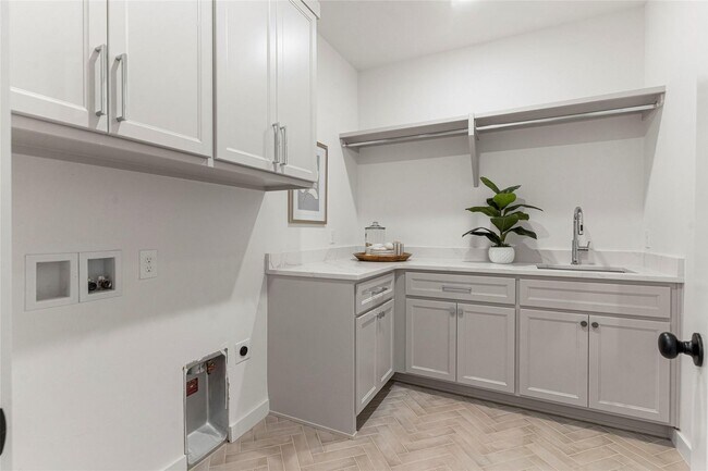 Building Photo - New Construction In Bixby!