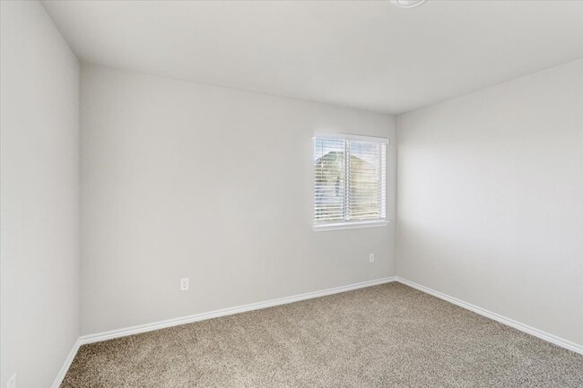Building Photo - Spacious 5-Bedroom Home for Rent in Harker Heights
