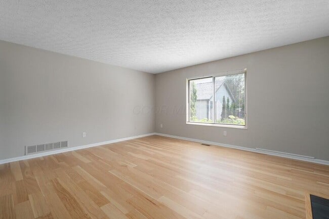 Building Photo - 6251 Tara Hill Dr