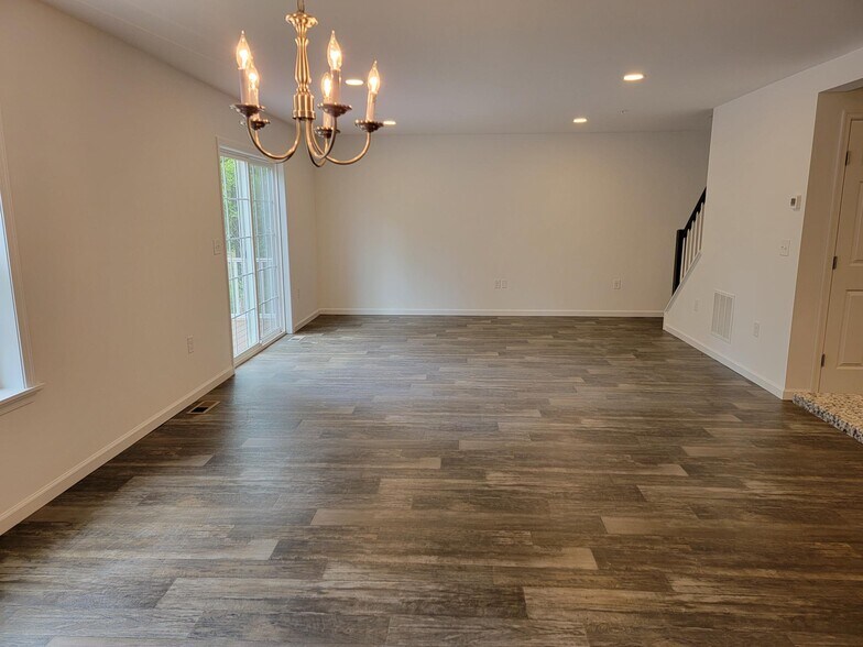 Building Photo - 108 Robert Cir