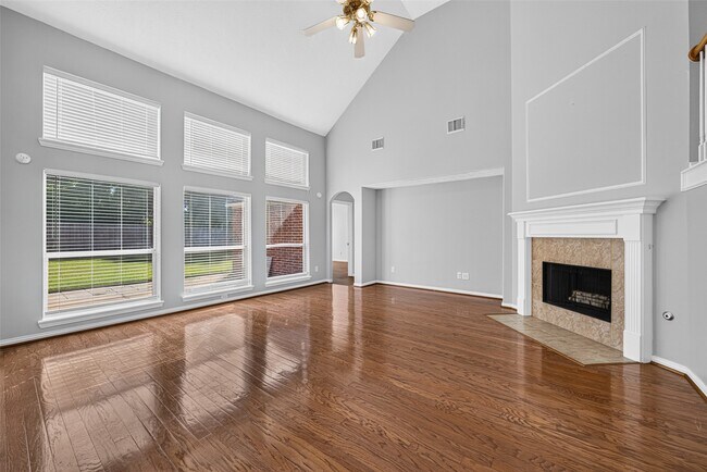 Building Photo - 8519 Babbling Brook Ct
