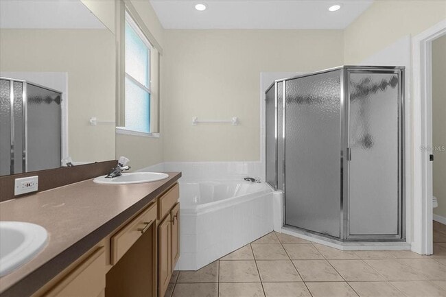 Building Photo - 13131 Luxbury Loop