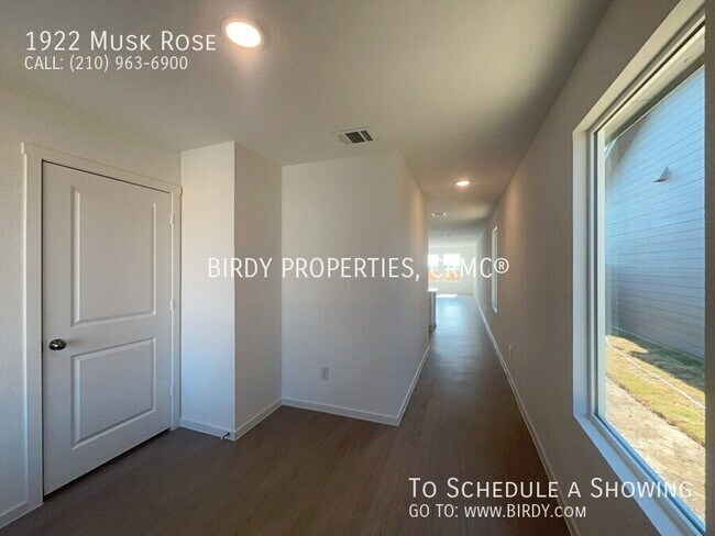 Building Photo - 1922 Musk Rose