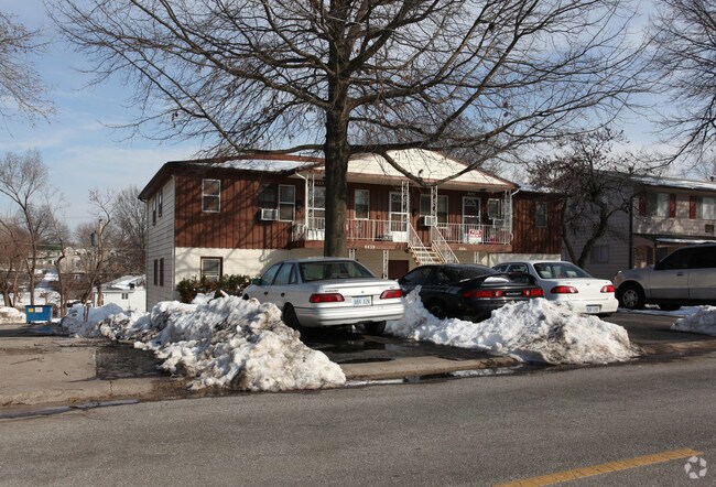 Building Photo - 8433 Lowell Ave