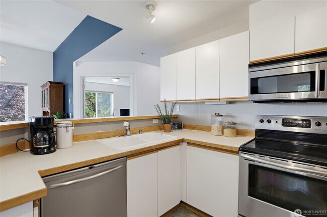 Building Photo - 22122 41st Ave S