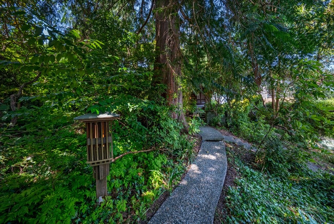 Building Photo - 9309 Fauntleroy Wy SW