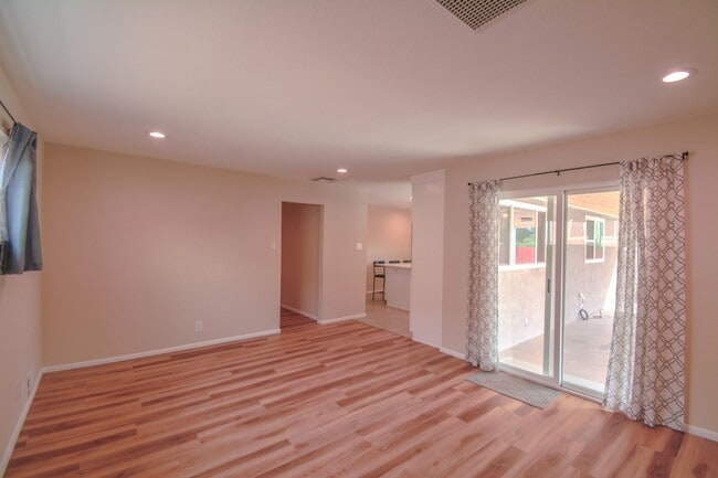 Building Photo - 9501 Arvilla Ave NE