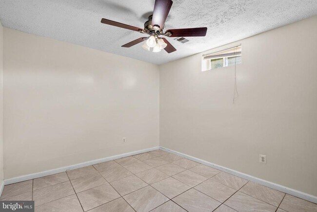 Building Photo - 8913 Tonbridge Terrace