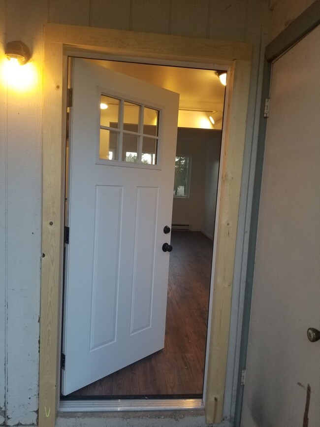 Building Photo - 2 Bed, 1 Bath Townhouse next to NAU!! Stud...