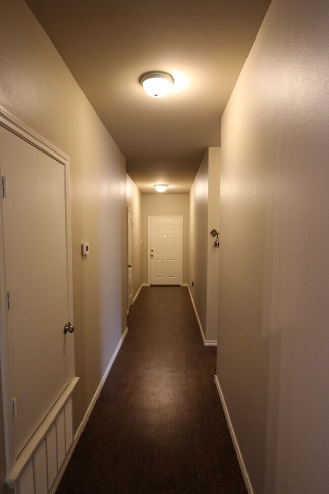 Building Photo - Cozy 4 Bedroom2 Bath Home in West Tyler!