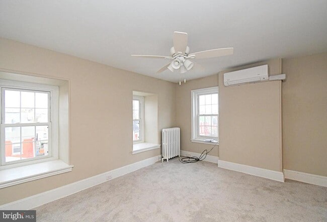 Building Photo - 232 Morgan St