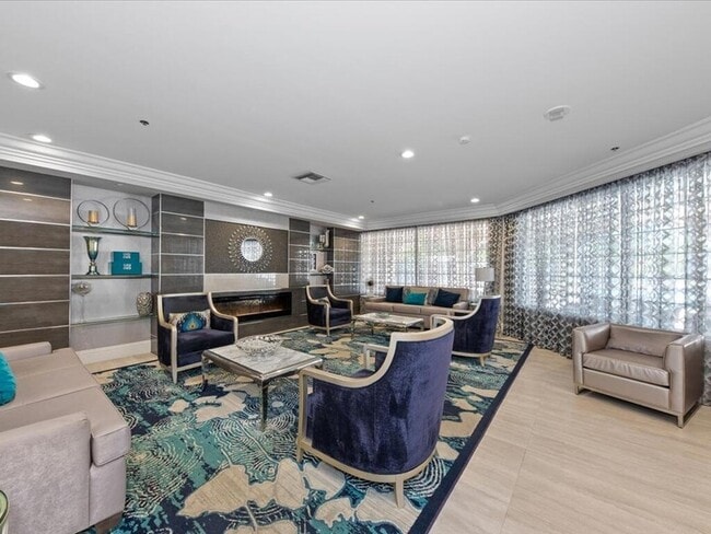 Building Photo - 5415 Verona Dr