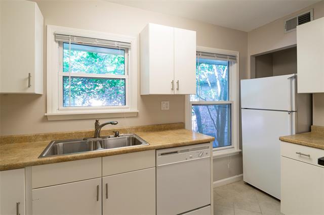 Building Photo - 3420 Granada Ave