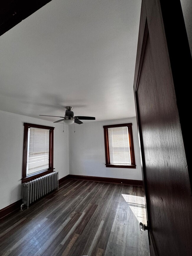 Building Photo - 203 N Reber St