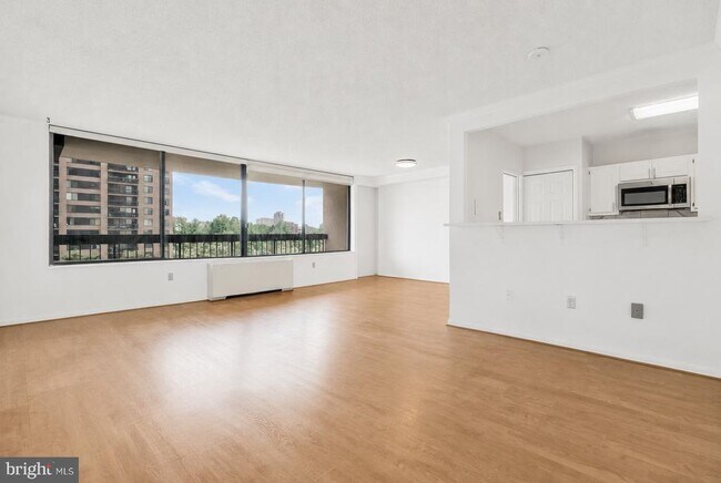 Building Photo - 3701 S George Mason Dr