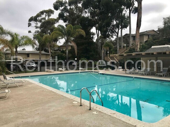 Building Photo - 9628-32 Caminito Del Feliz, Spacious Townhome in Great Community Close to UCSD!