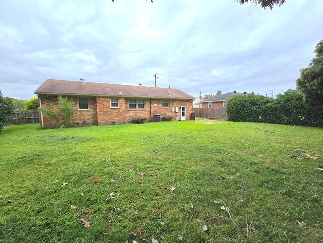 Building Photo - Charming 4-Bedroom Brick Ranch in Virginia Beach!