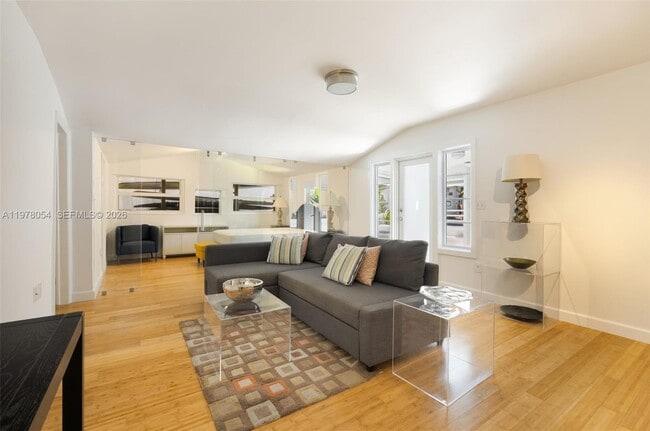 Building Photo - 3041 Calusa St