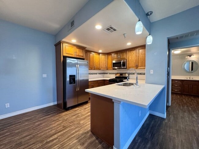 Building Photo - Upgraded 1BD/1BA Condo in Gated Temecula C...