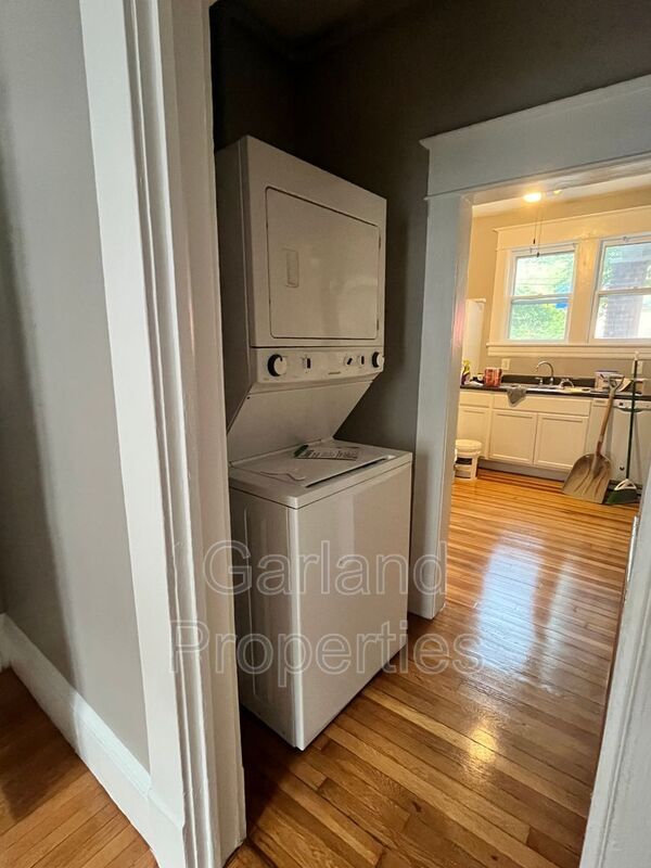 Building Photo - 833 Wasena Ave SW