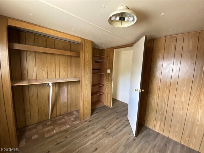 Building Photo - 2207 Cantor Ln