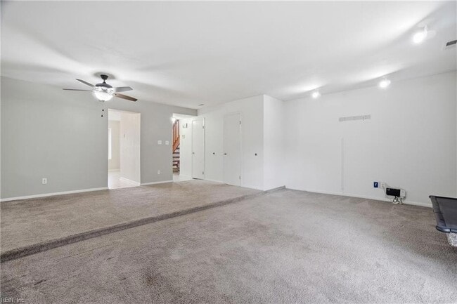 Building Photo - 710 Waters Dr