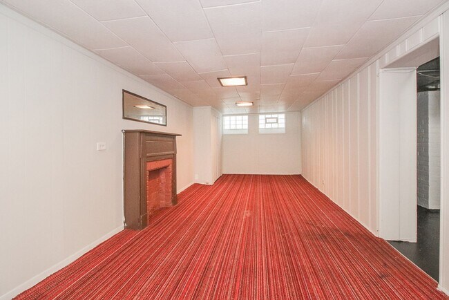 Building Photo - Fully Updated Home For Rent in Euclid