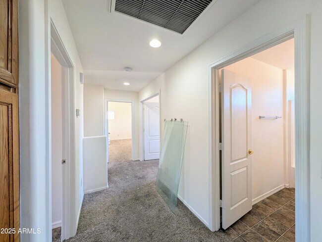 Building Photo - 3848 E Pollack St
