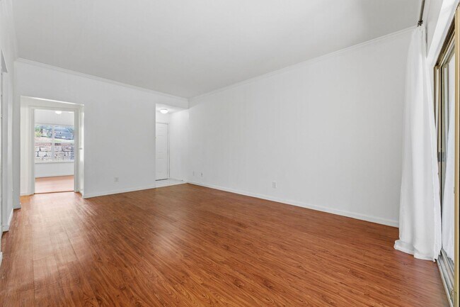 Building Photo - Amazing 1 bedroom, 1 bathroom Condo in Montevista!