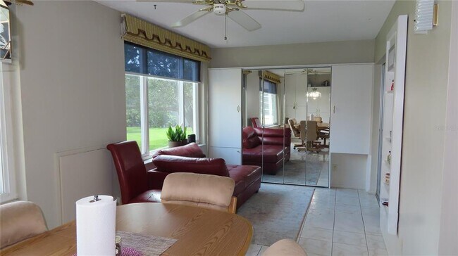 Building Photo - 2402 Ecuadorian Way