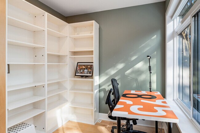 Building Photo - 4224 Francis Ave N