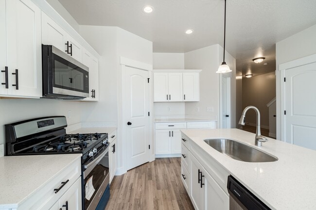 Building Photo - 4016 Big Horn Dr