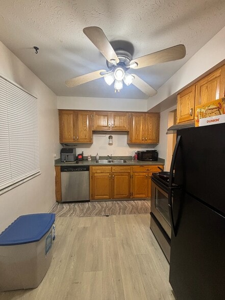 Building Photo - 2472 Warren Pky