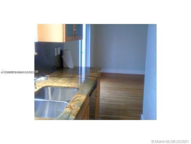 Building Photo - 329 W 28th St