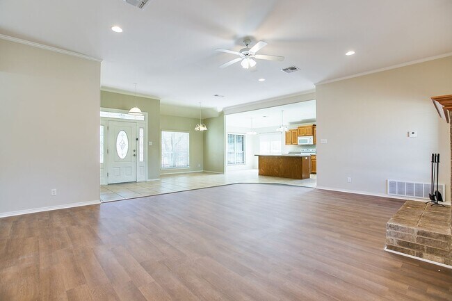 Building Photo - 6005 Brazos St