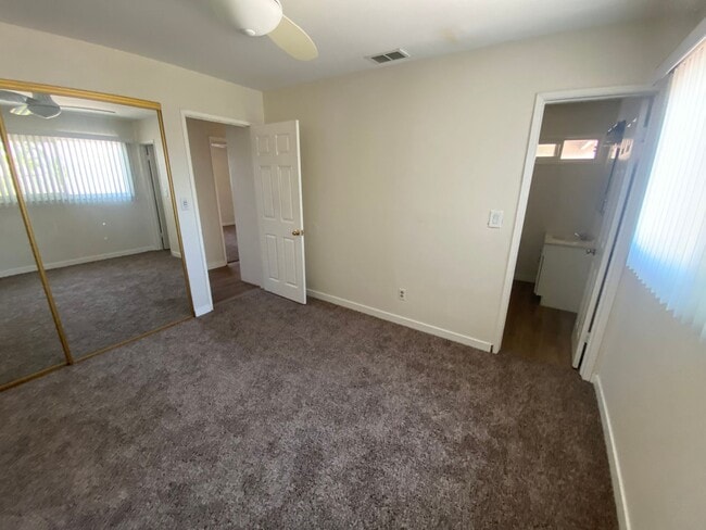 Building Photo - 3 Bedroom, 2 Bathroom Single Story House i...