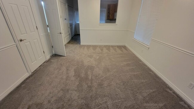 Building Photo - Townhome in Fantastic Springville Location