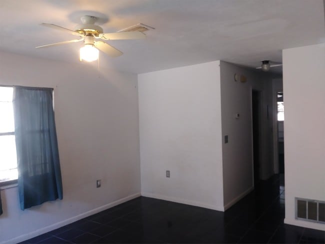 Building Photo - 1723 SW 68th Terrace