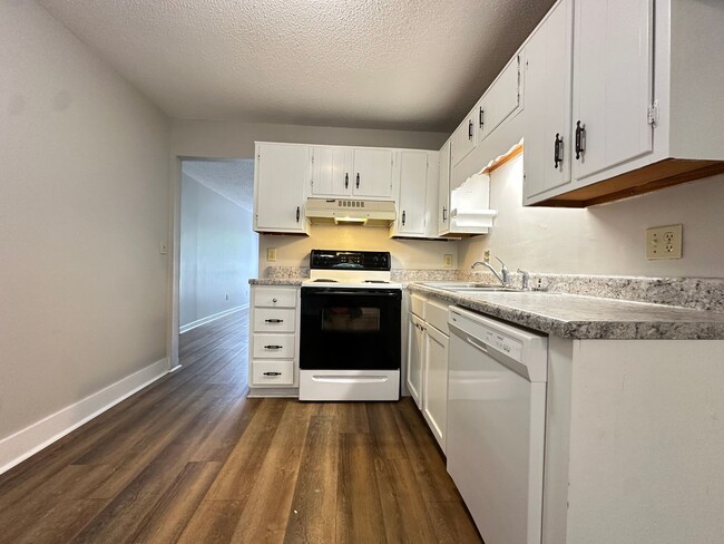 Building Photo - Condo for rent in Grayson Valley