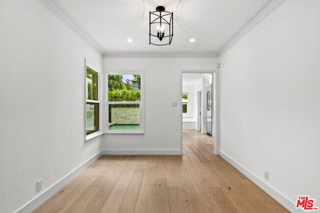 Building Photo - 3956 Alcove Ave
