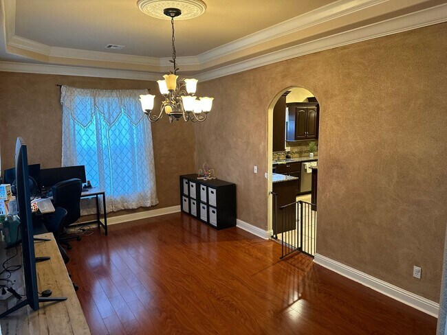 Building Photo - Available March 1st!  Modern 5-Bedroom 4-Bathroom Home in SW Bentonville