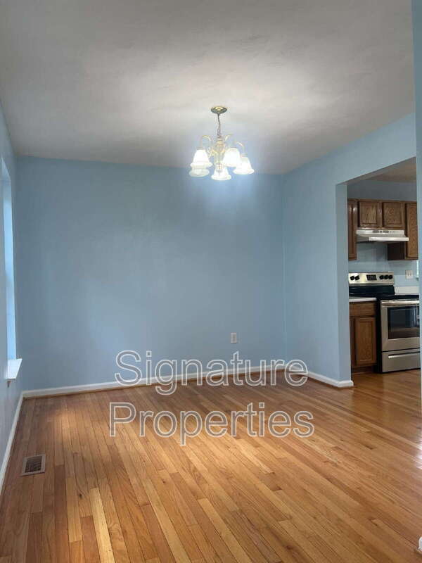 Building Photo - 4812 Nelms Ln NE