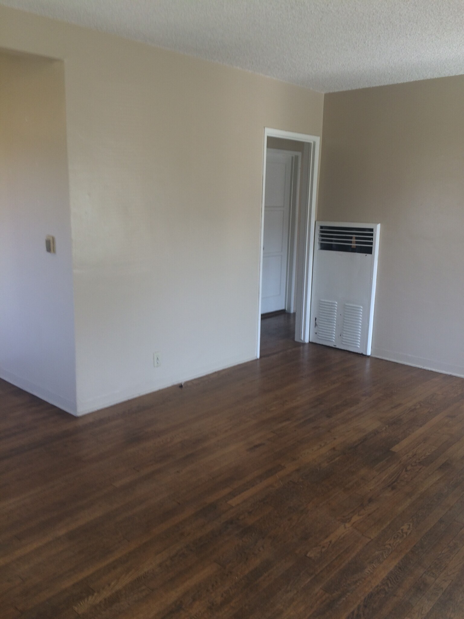 Building Photo - 2240 Euclid Ave